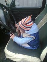 я люблю,а мой сынуля просто обожает нашу машину.